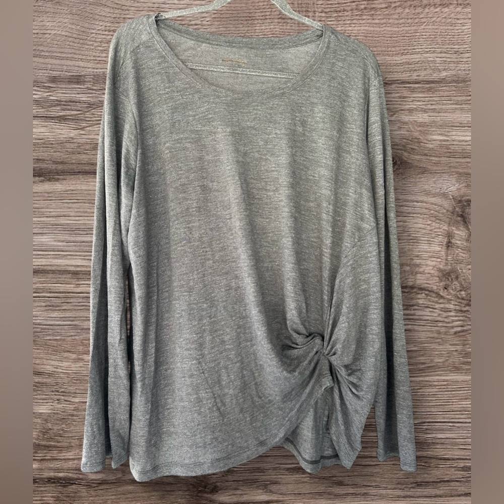 Spalding-Light Weight Gray Knotted Women's Top Size 2X
